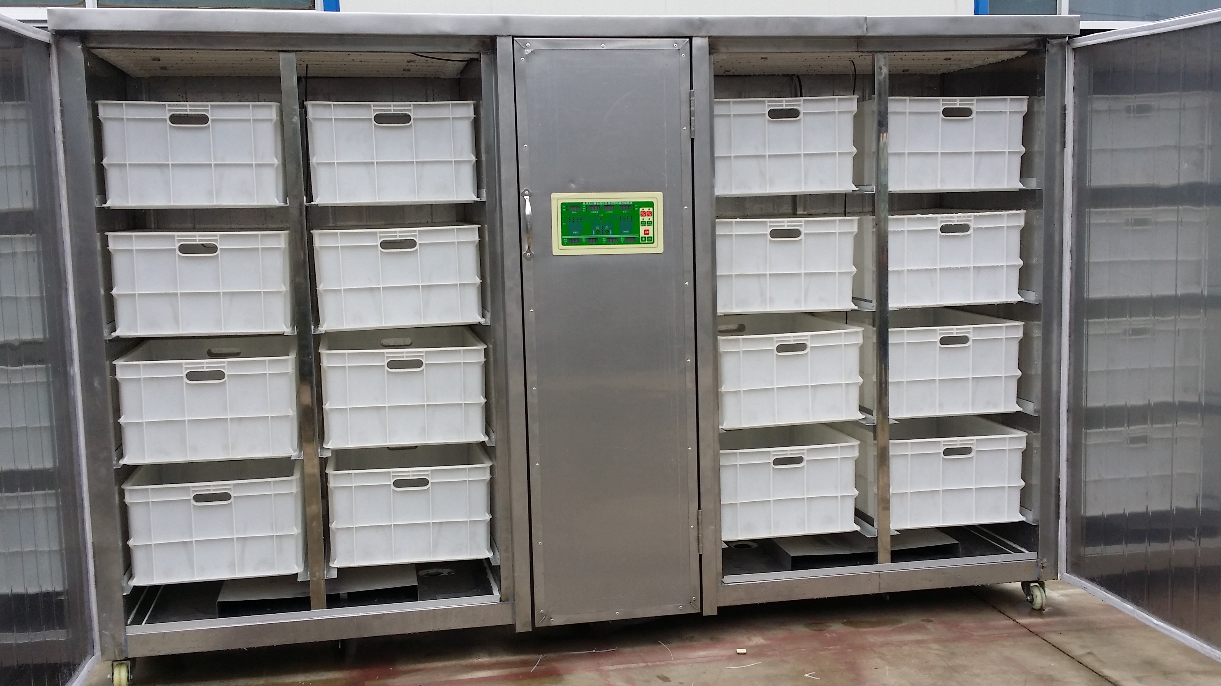 發(fā)湖北利川500斤不銹鋼豆芽機(jī)一臺(tái)